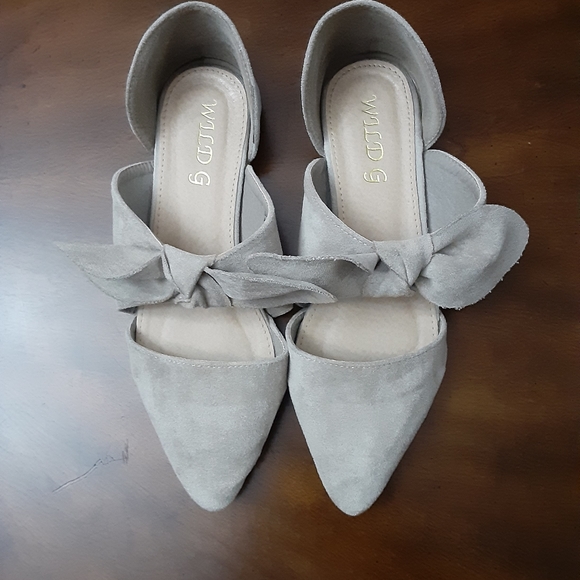 Knotted Bow Tan Suede Pointy Toed Flats - Picture 1 of 5
